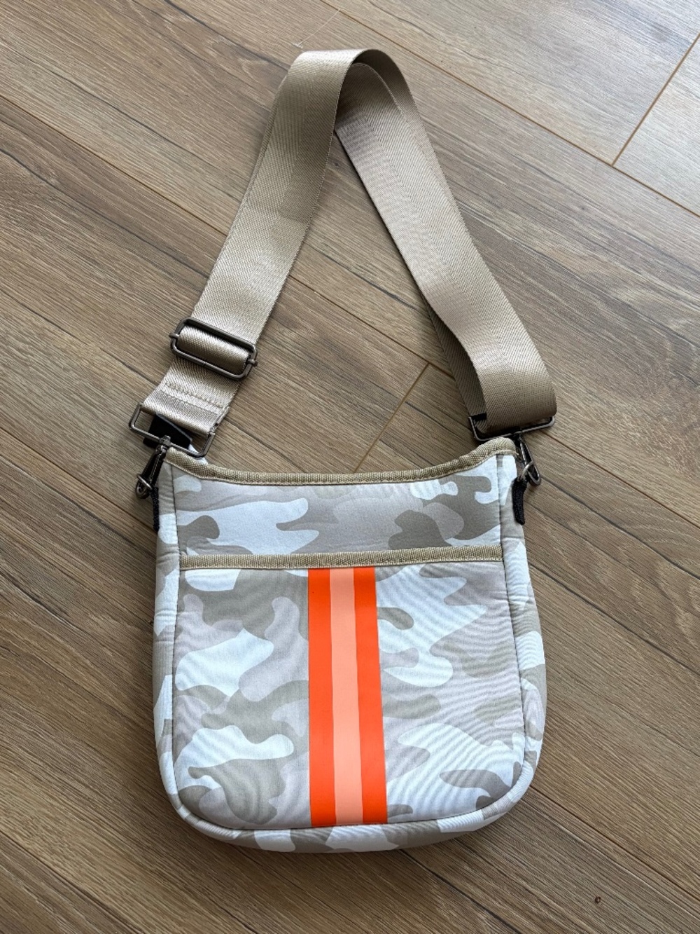 Haute Shore Camo Crossbody VGUC
